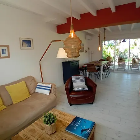 Maison Moderne A 200m De La Avec Jardin Et Terrasse, 3 Pour 6 Personnes - Fr-1-239-1049